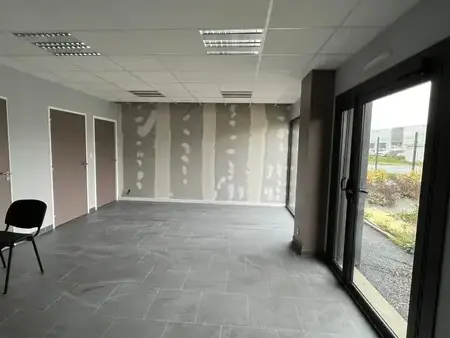 pose de fenêtre à Montreuil-le-Gast - image 4